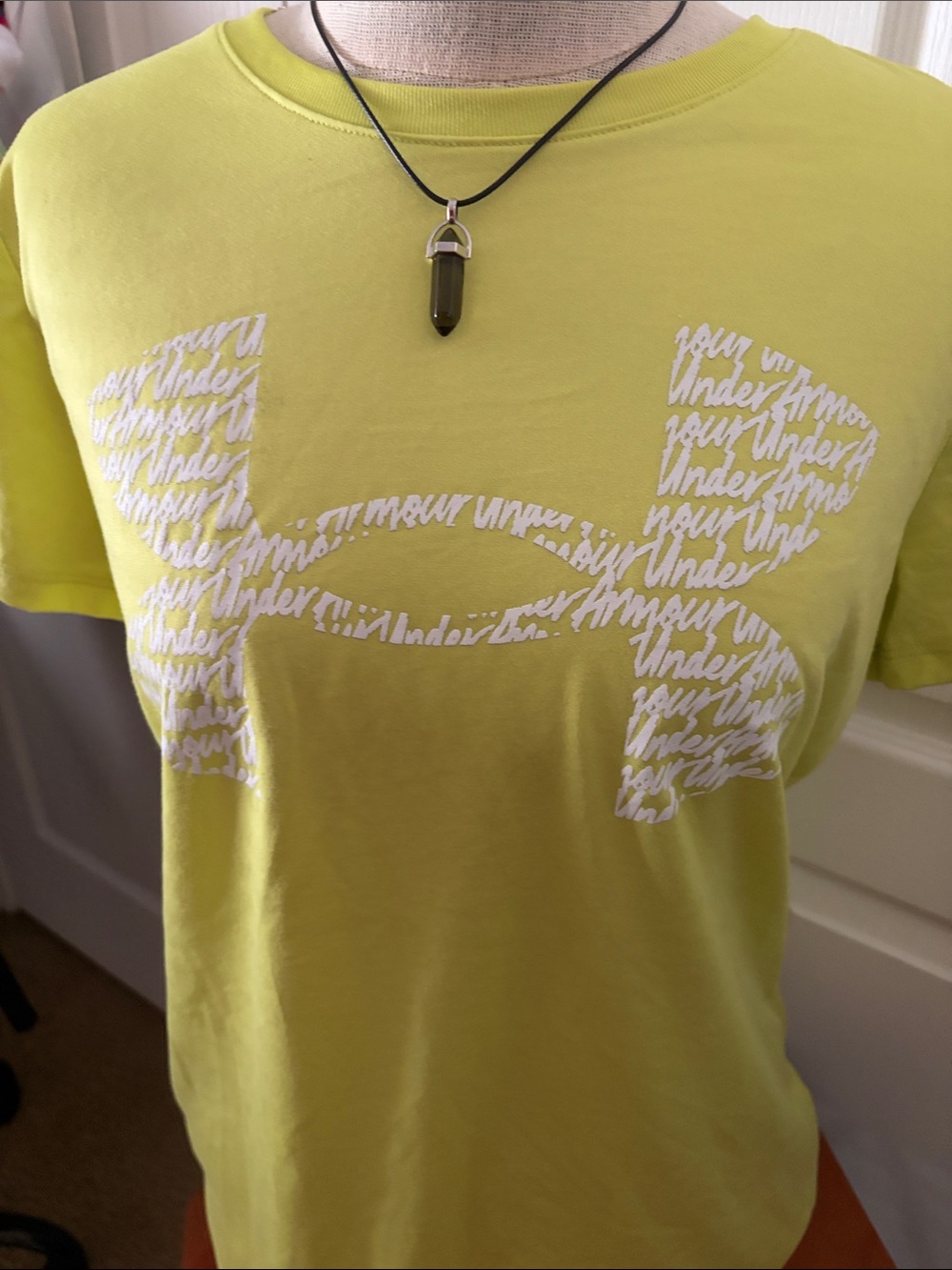 Under Armour women Neon Yellow Graphic Logo Short Sleeve Tee